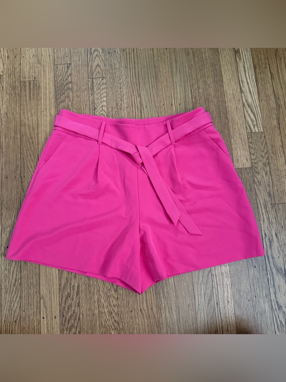 NWOT White House Black Market Hot Pink Tie-Waist Women’s 5” Shorts size 16